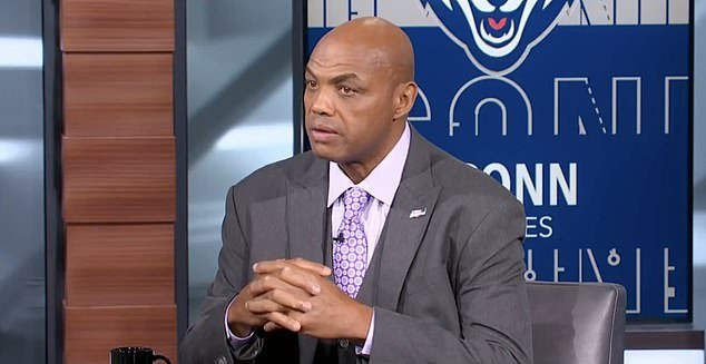 El ícono de la NBA, Charles Barkley, sorprende a los espectadores de March Madness después de lanzar un discurso salvaje sobre la inmigración en vivo en CBS: ‘Parodia y vergüenza’