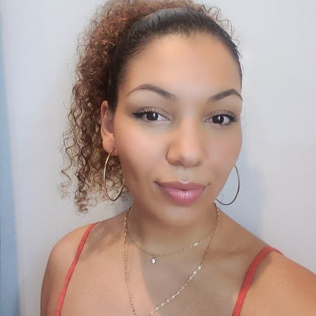 Una madre británica de 31 años que se lanzó desde el tercer piso de un apartamento en Tailandia escribió “Te amo” en la pizarra de un hospital antes de morir, según una investigación.