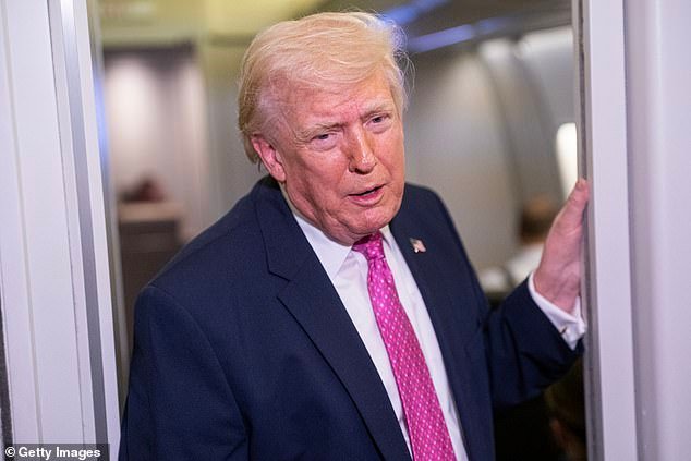 La aprobación de Trump se recupera mientras lucha por un acuerdo de paz con Irán