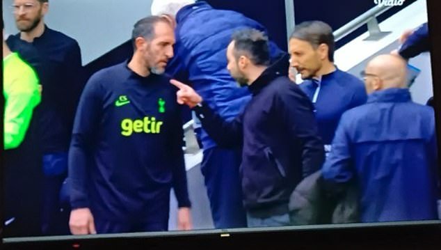 La furiosa pelea en la línea de banda que Roberto De Zerbi tuvo en Tottenham que, según los expertos, destruyó cualquier posibilidad de convertirse en entrenador.