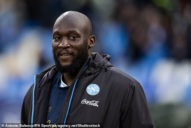 Napoli considera tomar medidas disciplinarias después de que la ex estrella del Man United se ausentara al no presentarse al entrenamiento