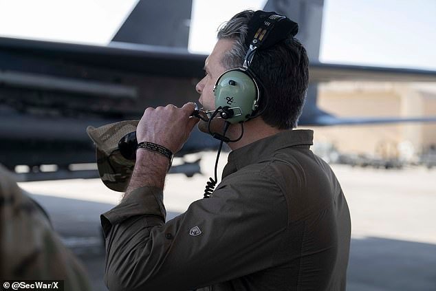 Pete Hegseth viajó en secreto al Medio Oriente para reunirse con las tropas estadounidenses antes de una posible invasión terrestre por parte de Irán.