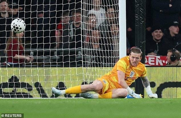 Inglaterra 0-1 Japón CLASIFICACIONES DE LOS JUGADORES: ¿Qué estrella tiene grandes dudas sobre su lugar en la Copa del Mundo? ¿A quién parece faltarle confianza y ritmo? ¿Y quién enfureció a Thomas Tuchel?