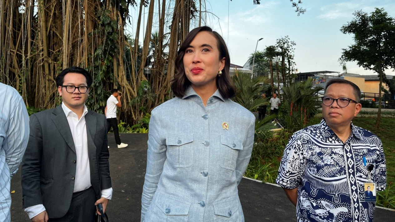 A medida que se acercan las vacaciones del Eid, el Ministro de Turismo inspecciona la zona del Blok M