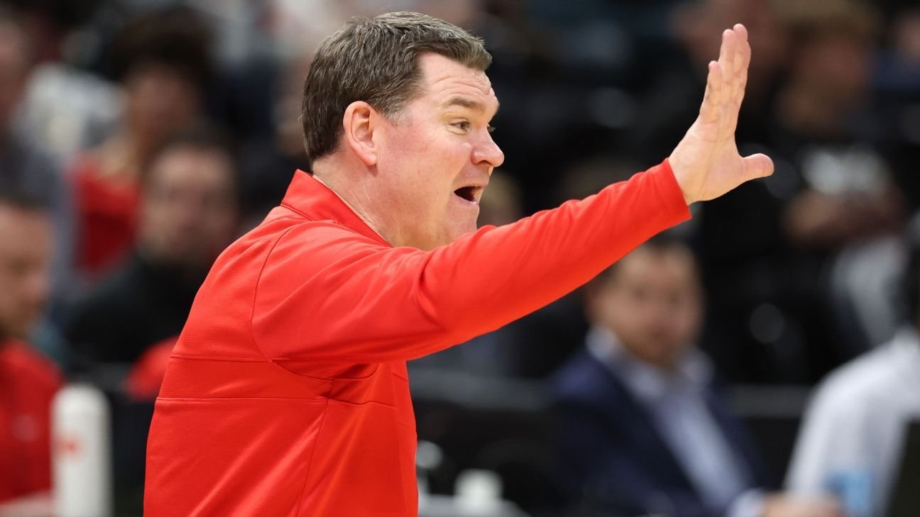 Lloyd de Arizona descarta especulaciones de la UNC antes del Dulce 16