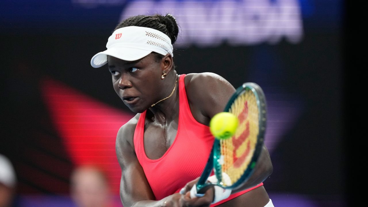 Los canadienses Mboko y Stakusic se retiran de la clasificación para la Copa Billie Jean King