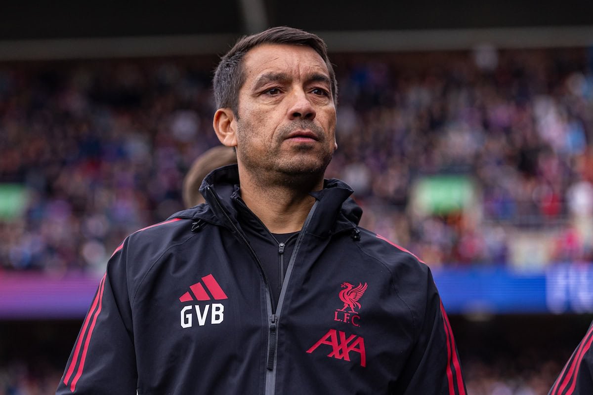 Van Bronckhorst responde a la petición de salida del Liverpool: ‘¿Quién sabe? »