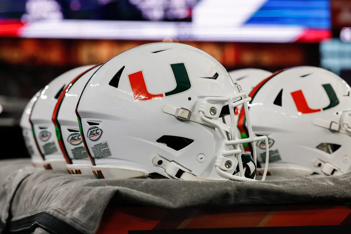 El exjugador de fútbol de Miami Rashaun Jones será juzgado nuevamente en mayo por un caso de asesinato después de un juicio nulo