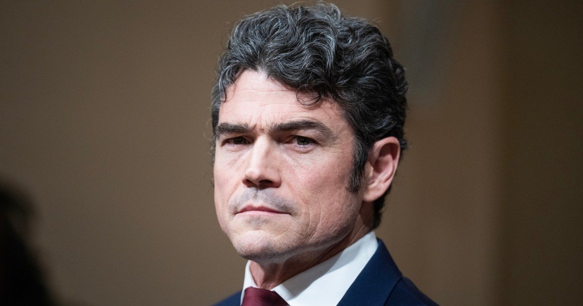 El FBI investiga la filtración de un funcionario de Trump que renunció por la guerra con Irán