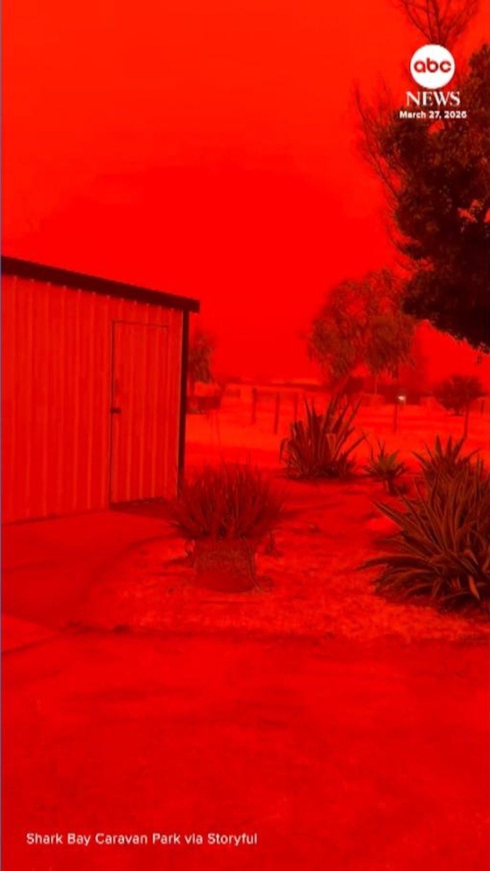 Los cielos se tiñen de rojo en Australia Occidental antes del ciclón tropical