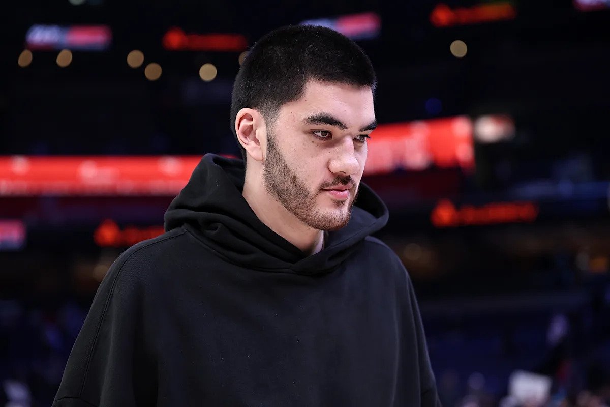 Grizzlies C Zach Edey estará fuera por el resto de la temporada después de una cirugía de tobillo