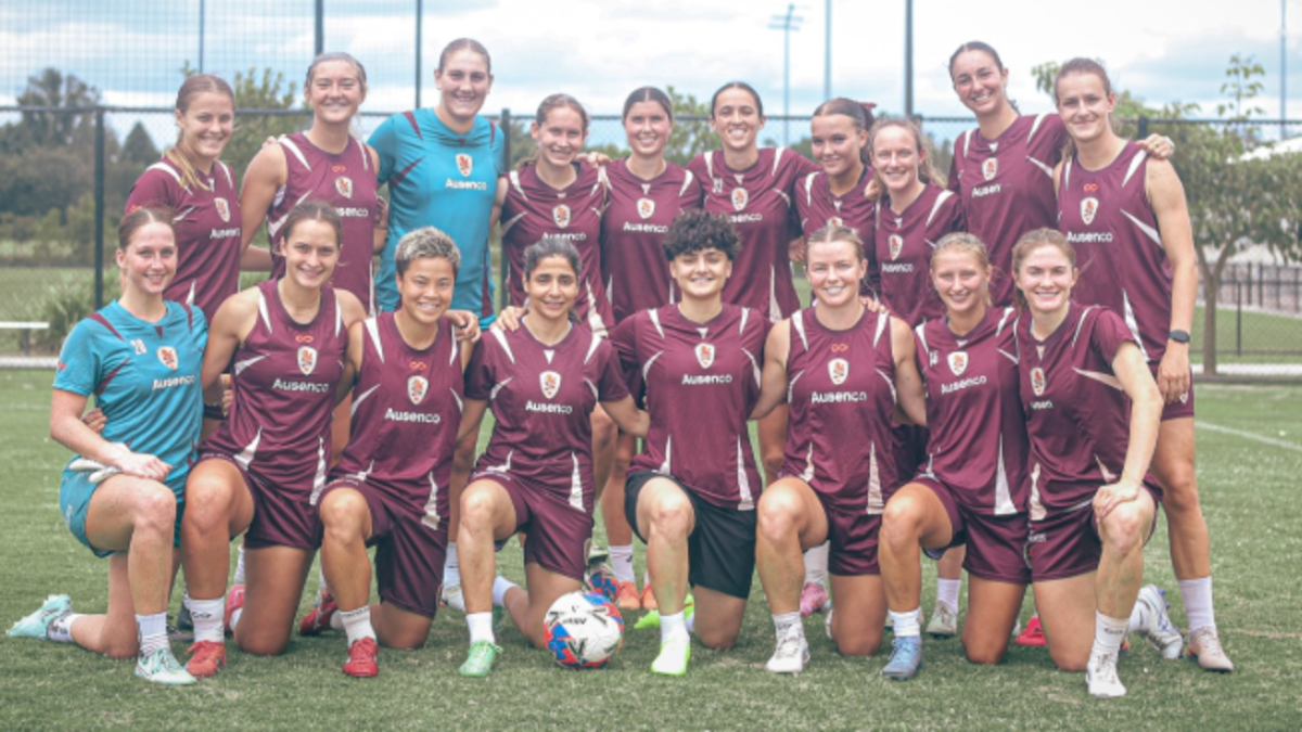 Brisbane Roar da la bienvenida a dos jugadores iraníes que solicitaron asilo