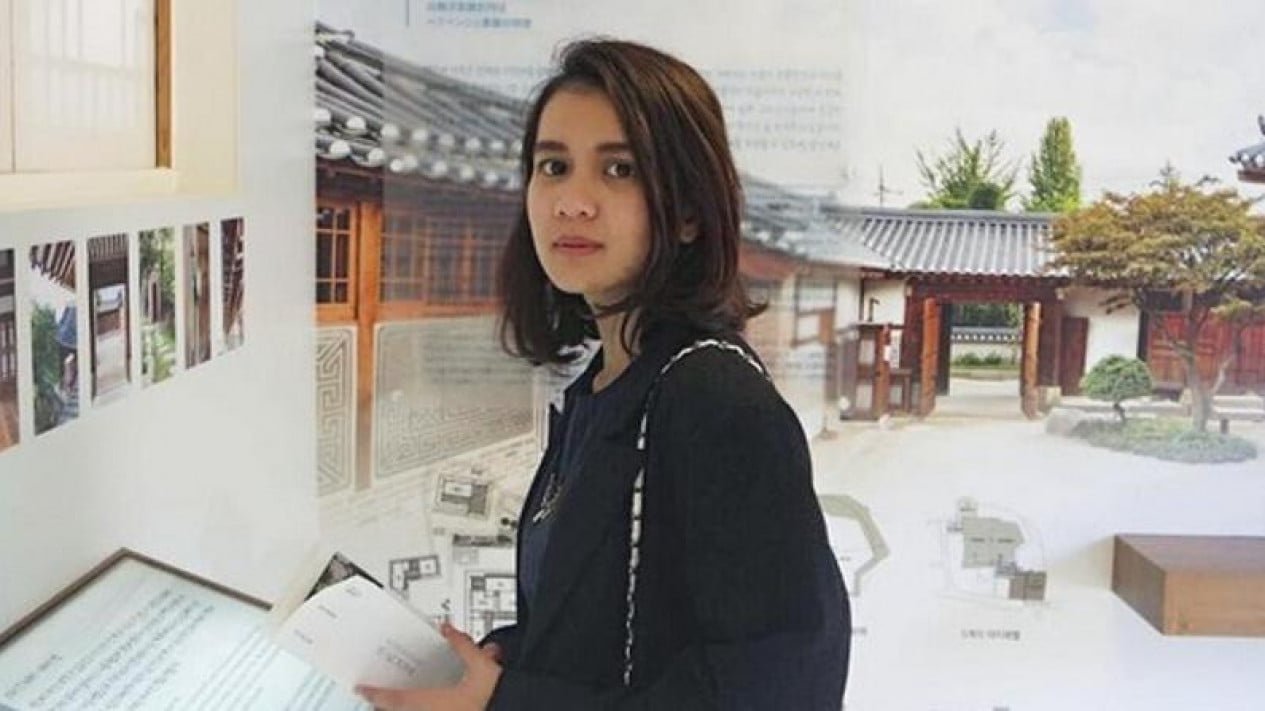 Dea Annisa zanja el tema del aplazamiento de la boda porque ella es la columna vertebral de la familia