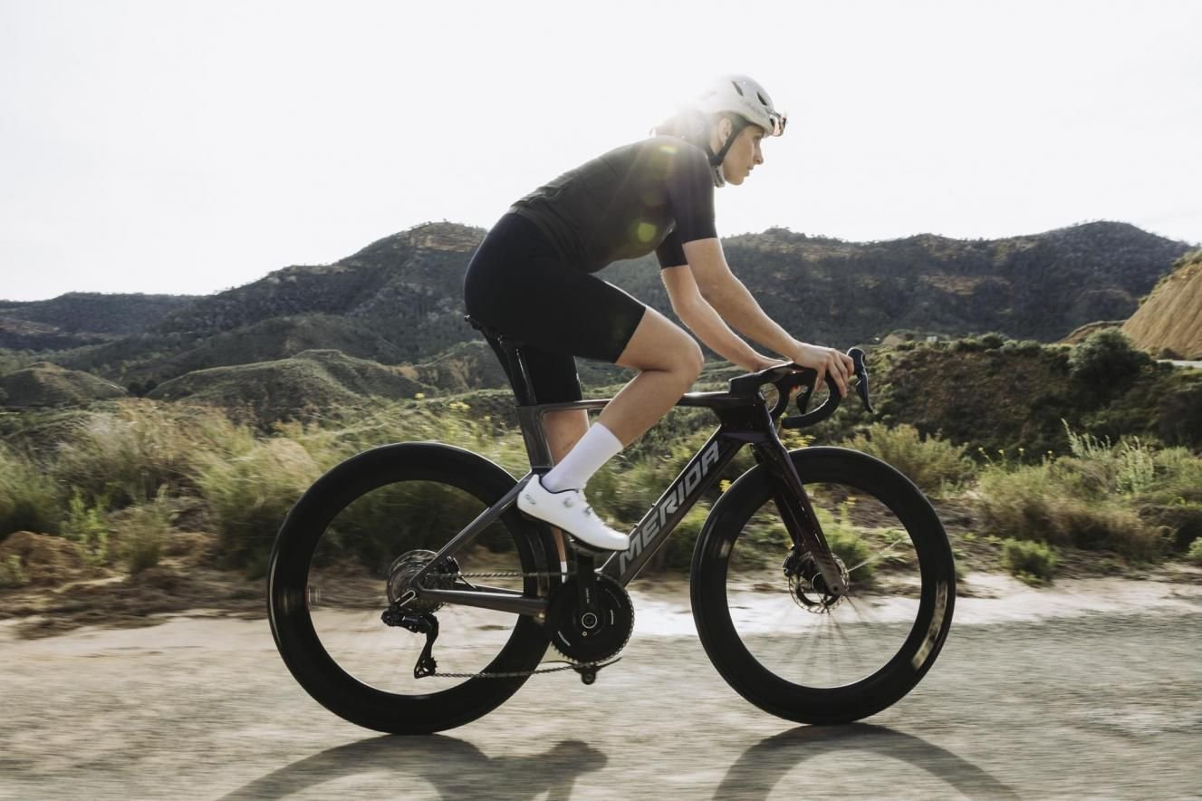 La Gaviota Ilegal: la nueva bicicleta aero de Mérida tiene una configuración UCI ilegal que solo pueden usar los aficionados