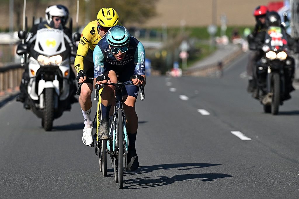 Alec Segaert recibe una tarjeta amarilla por “posición de incumplimiento” durante la redada del GP de Denain