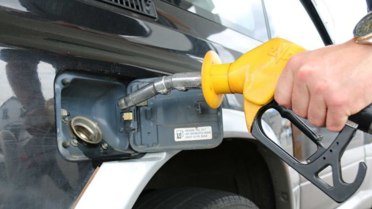 Los precios del combustible en Sri Lanka han aumentado un 25 por ciento debido a la guerra en Irán, la gasolina cuesta 22.000 IDR por litro.