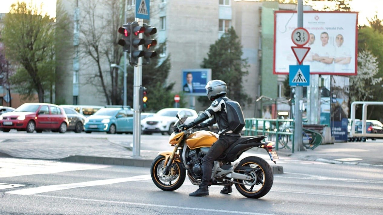 ¡Nota! Se trata de una ruta de vuelta en moto, menos arriesgada y más cómoda.