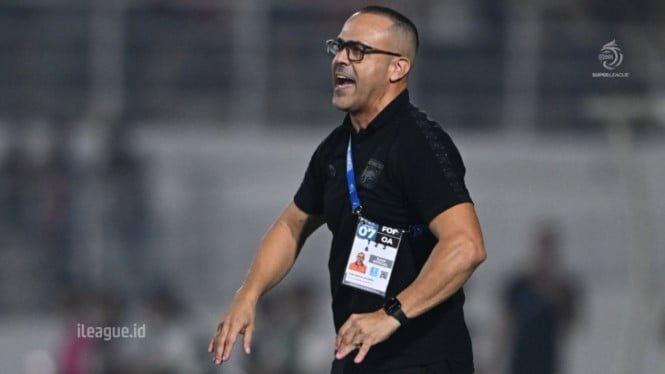 Ante Persia, el técnico del Borneo FC protestó enérgicamente tras ser excluido de entrenar en el JIS