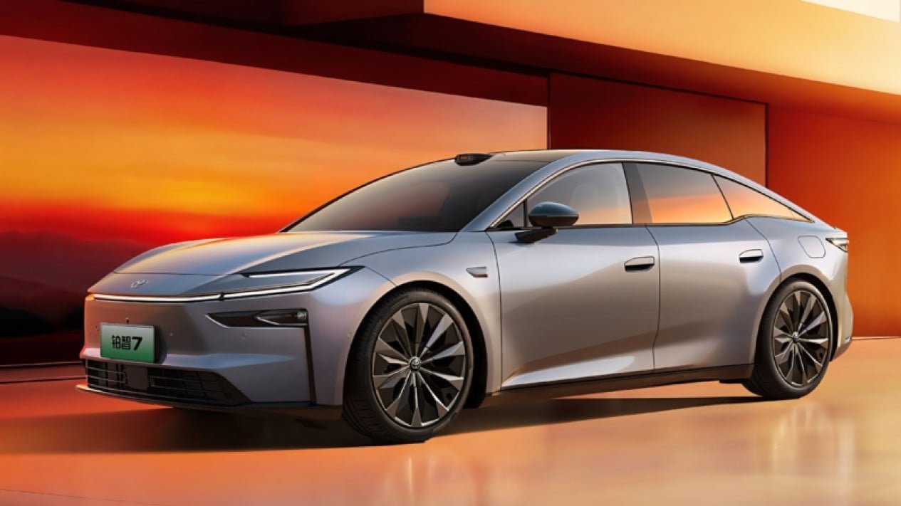 Los competidores del automóvil Tesla Model S se ofrecen a precios económicos