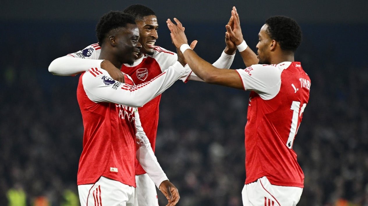 Un gol de Saka hace que el Arsenal sea aún más intocable, ¡el Brighton se ve obligado a rendirse en casa!