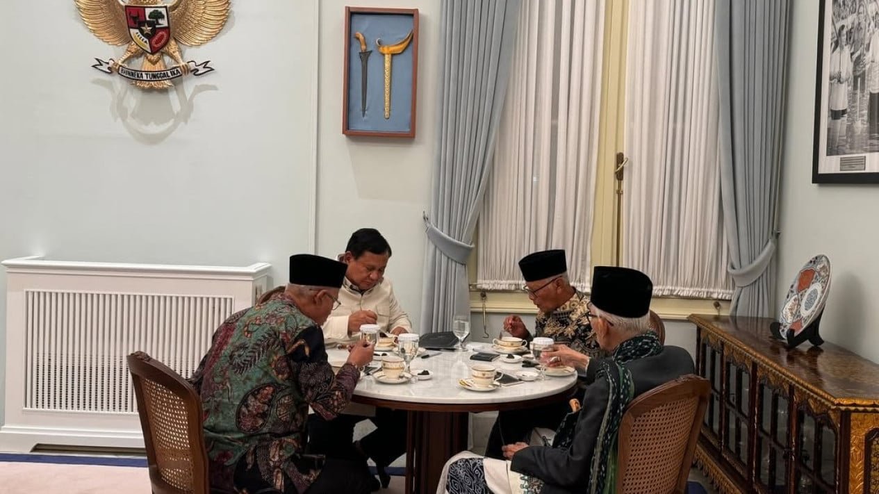 Momento en que Prabowo rompe el ayuno con Ketum Muhammadiyah en el presidente de PBNU
