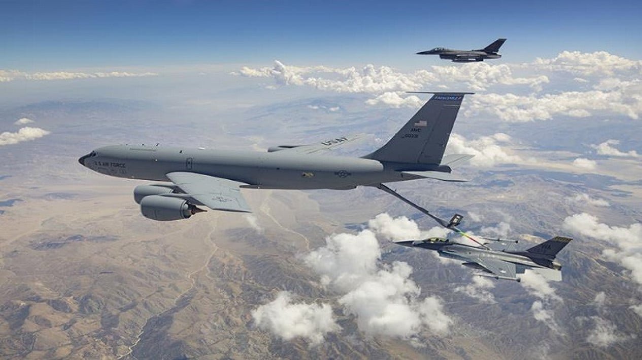 Un grupo de resistencia islámica iraquí afirma haber derribado un avión cisterna estadounidense KC-135