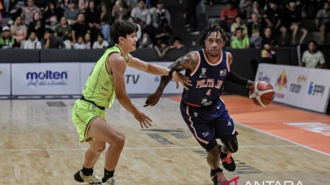 El triple-doble de Archibald lleva a Pelita Jaya a 13 victorias consecutivas