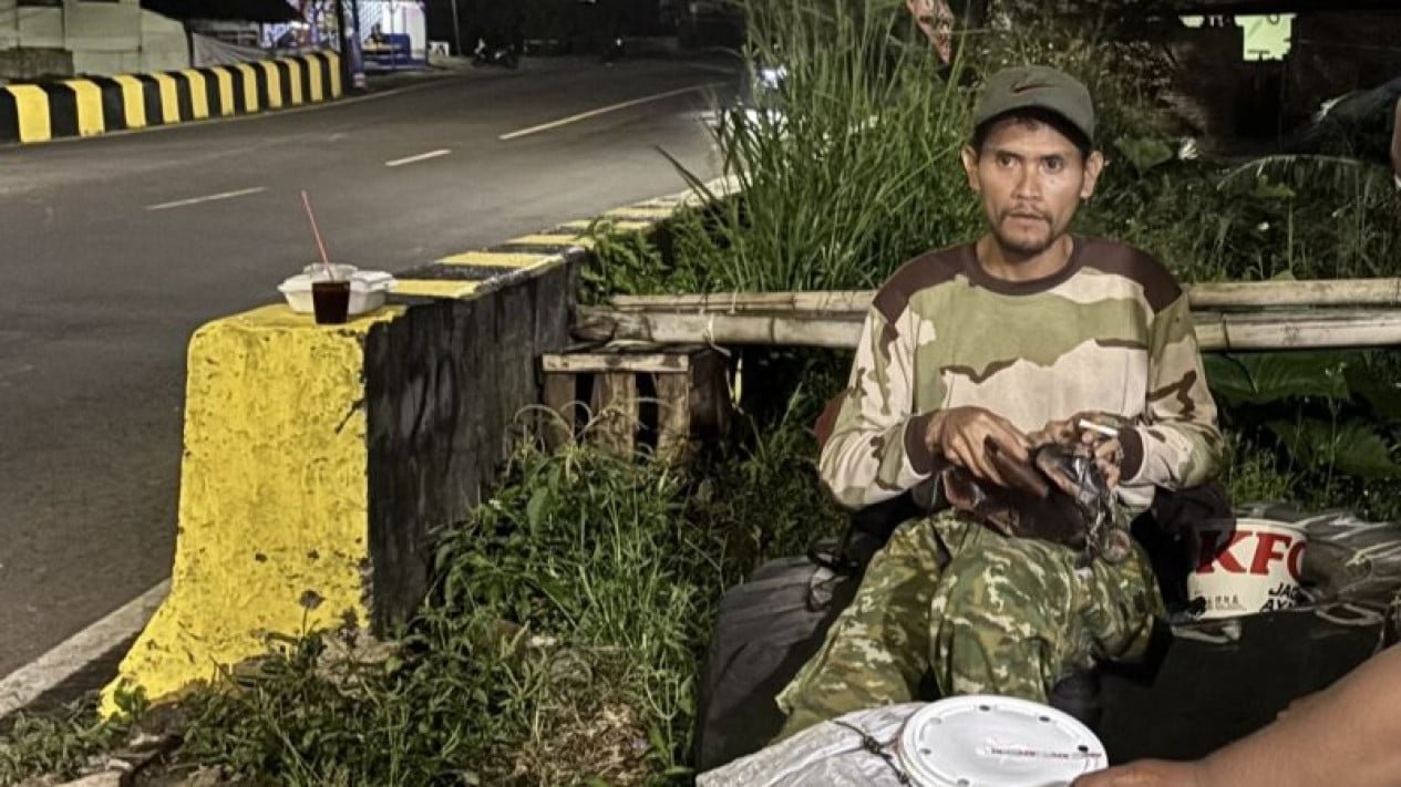 La historia de Asep Kumala, un comerciante de Cilok que regresa a casa desde Bandung a Ciamis