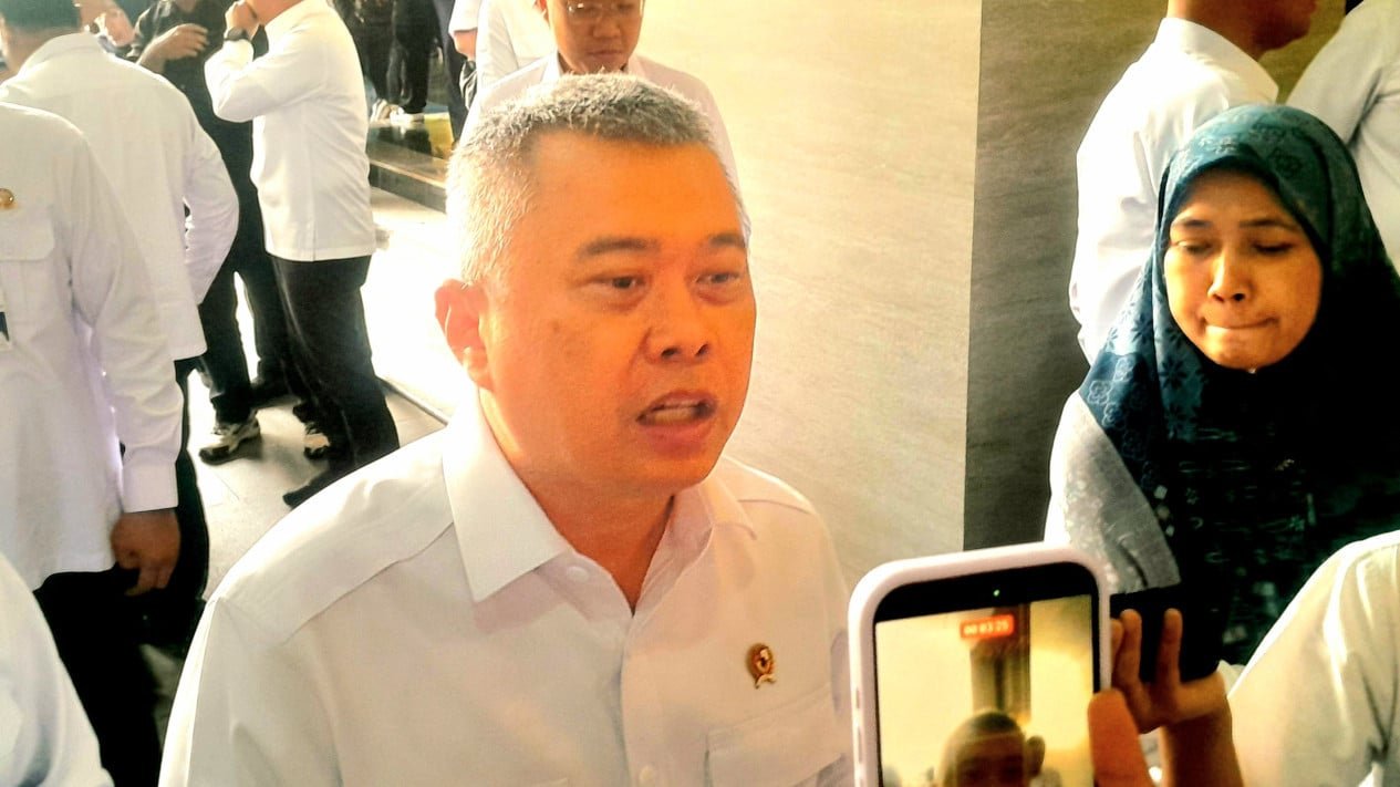 El ministro de Transportes, Dudy, promete abordar las causas de las largas colas en la carretera Ketapang-Gilimanuk