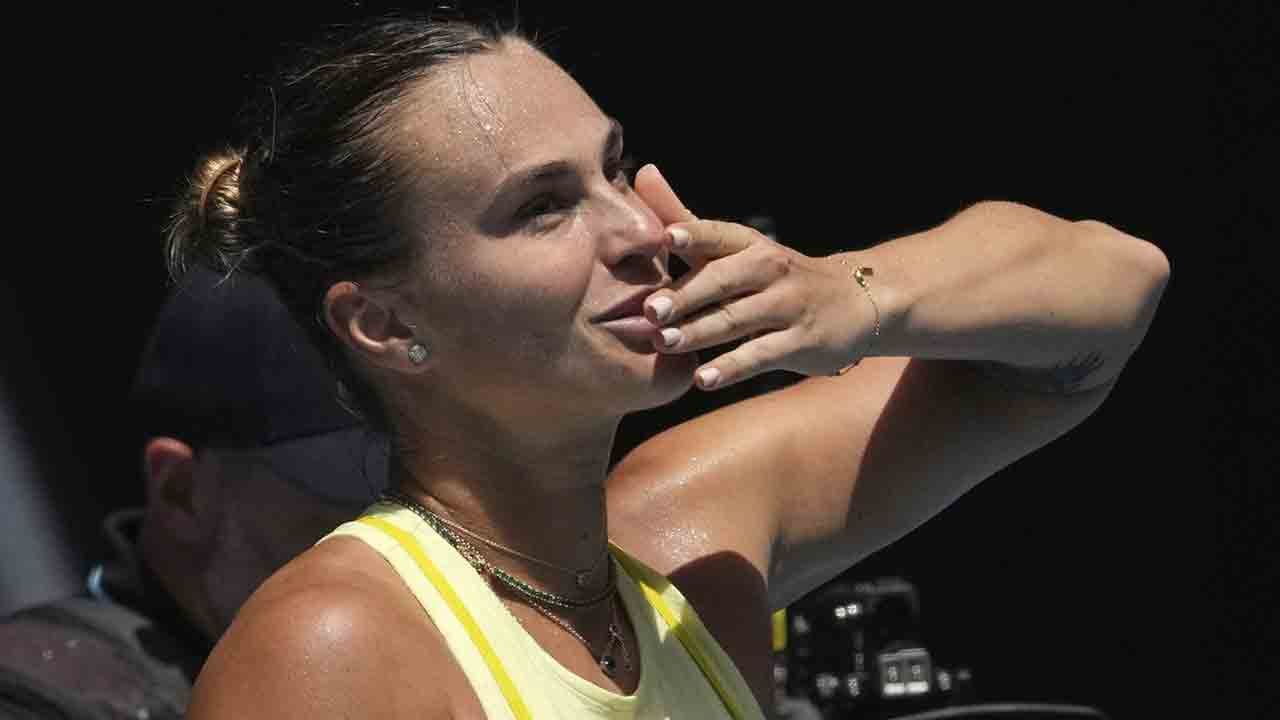 La tenista mejor clasificada Aryna Sabalenka anuncia su compromiso