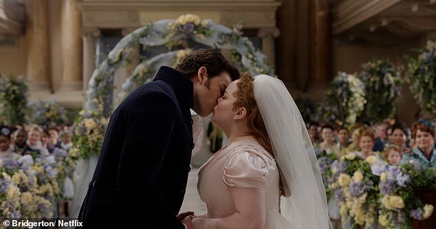 Los fanáticos estadounidenses adinerados de Bridgerton y The Crown se reúnen en los Cotswolds para una boda británica por excelencia