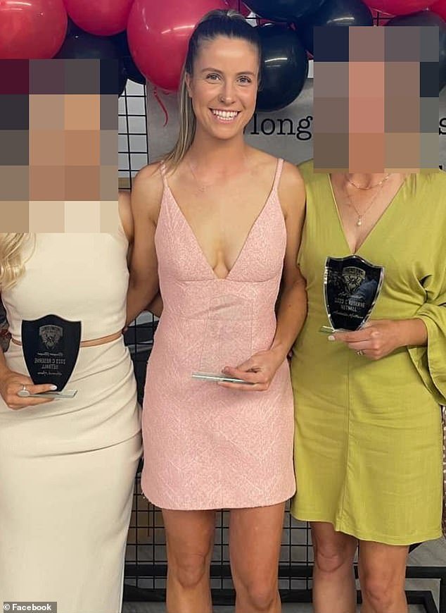 Corbie Walpole roció a su compañero con gasolina y le prendió fuego en una fiesta en el jardín de Albury, pero ahora insiste en que el ataque con bola de fuego fue tan horrible que fue INJUSTO encarcelarlo.