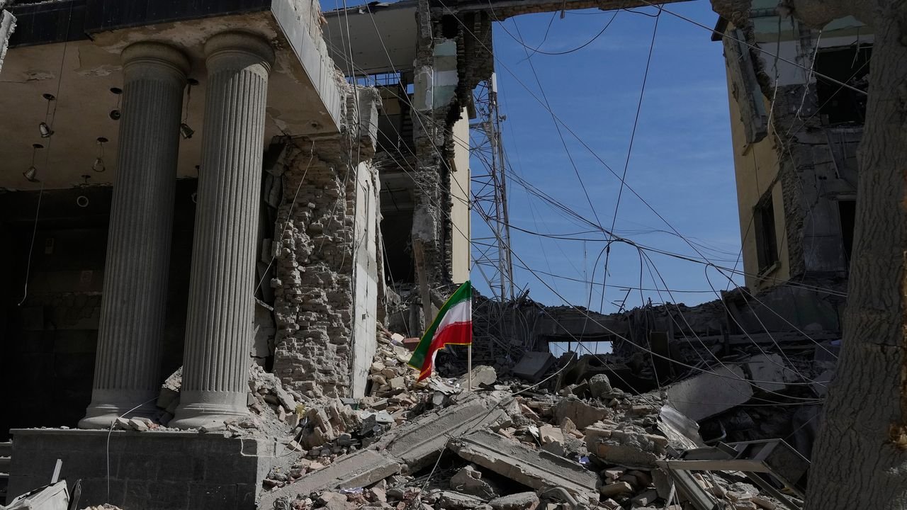 Por qué un congresista demócrata apoya la guerra de Trump contra Irán