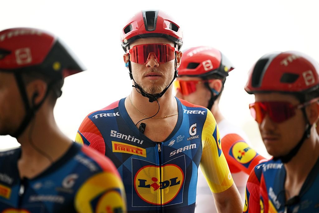 Lidl-Trek se enfrenta a otro revés en los Clásicos: Jonathan Milan, enfermo, se ve obligado a abandonar Milán-San Remo