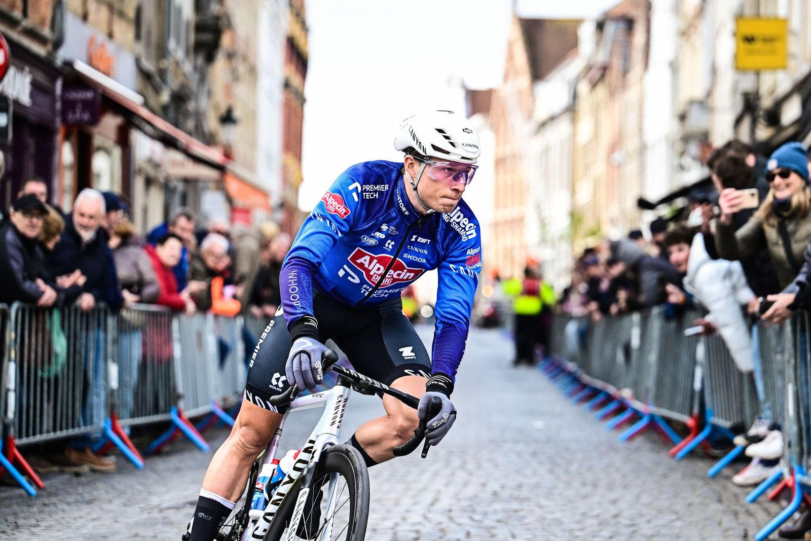 Alpecin-Premier Tech tiene una nueva bicicleta para las Clásicas, como la nueva Canyon Endurace CFR vista en Ronde van Brugge