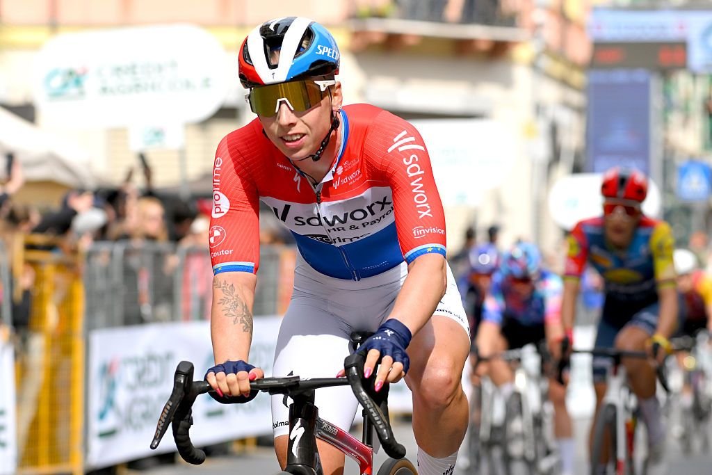 Un cambio de plantilla tardío vuelve a colocar a la actual campeona de Ronde van Brugge, Lorena Wiebes, en la alineación para una “carrera dura” con pronóstico de lluvia y viento.