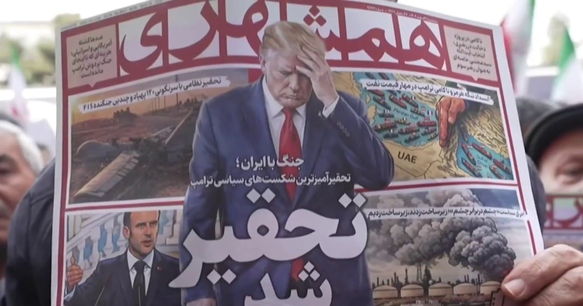 Los iraníes asisten a funerales masivos de funcionarios muertos en la guerra