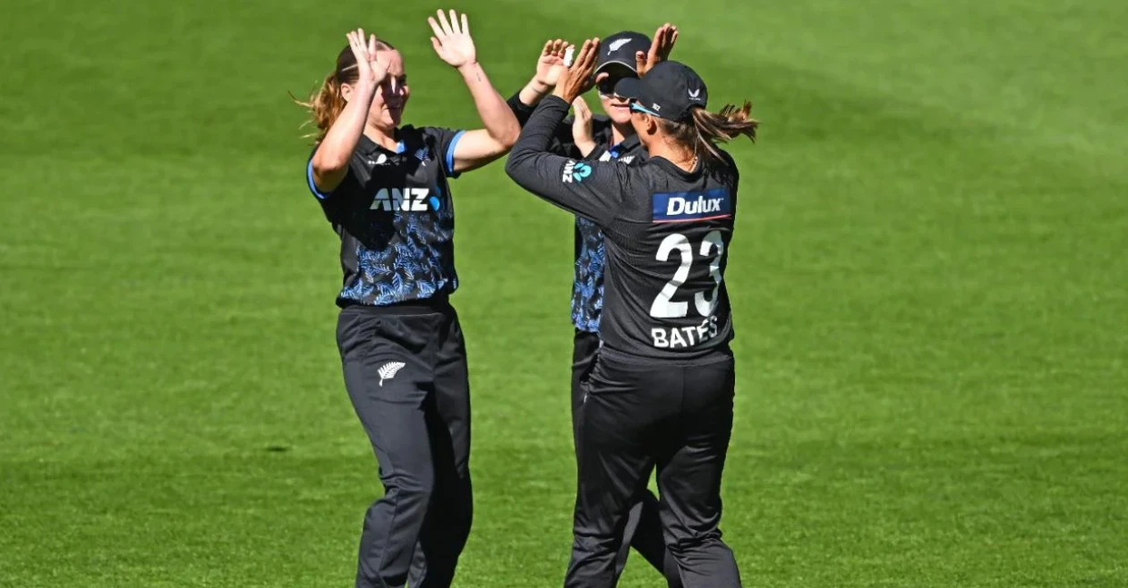 Jess Kerr y Sophie Devine impulsan a Nueva Zelanda a una victoria decisiva sobre Sudáfrica en el cuarto T20I