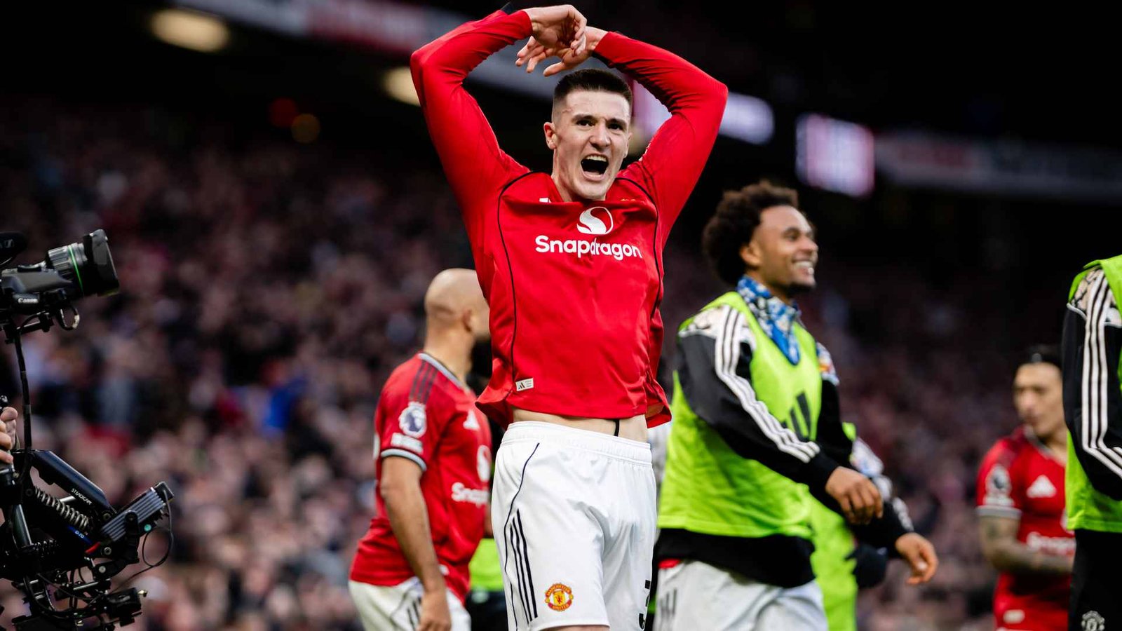 Benjamin Sesko gana el premio al Jugador del Mes de la Afición de la PFA Premier League | febrero 2026