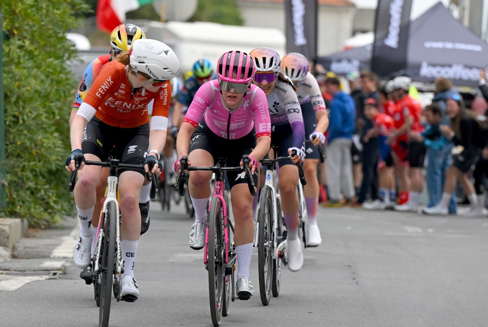 “Cada año estoy más cerca, así que quizás el año que viene” – Noemí Rüegg se emociona tras su segundo podio Milán-San Remo