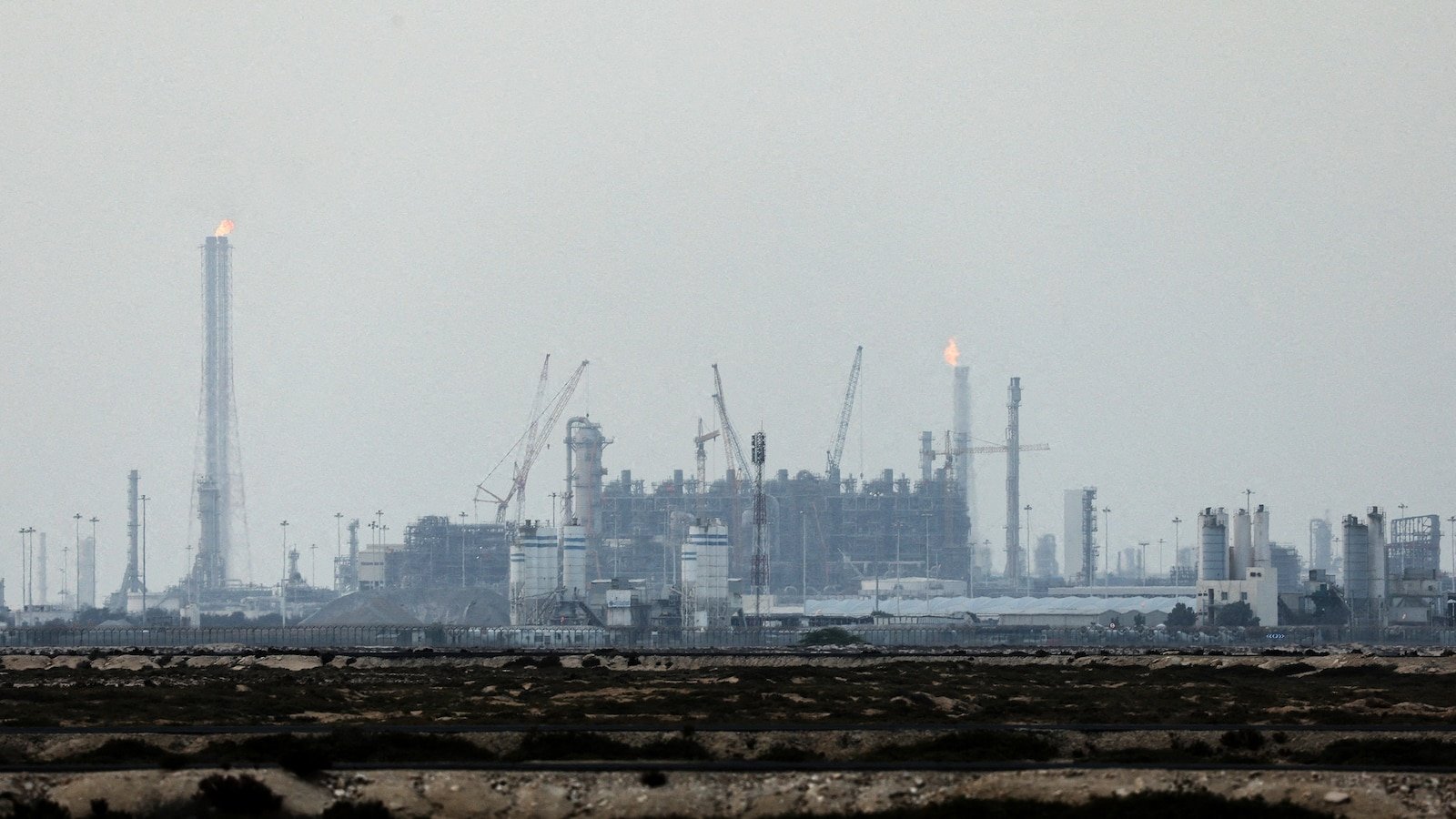 Irán ataca la infraestructura energética de los países del Golfo tras el ataque a un campo de gas israelí