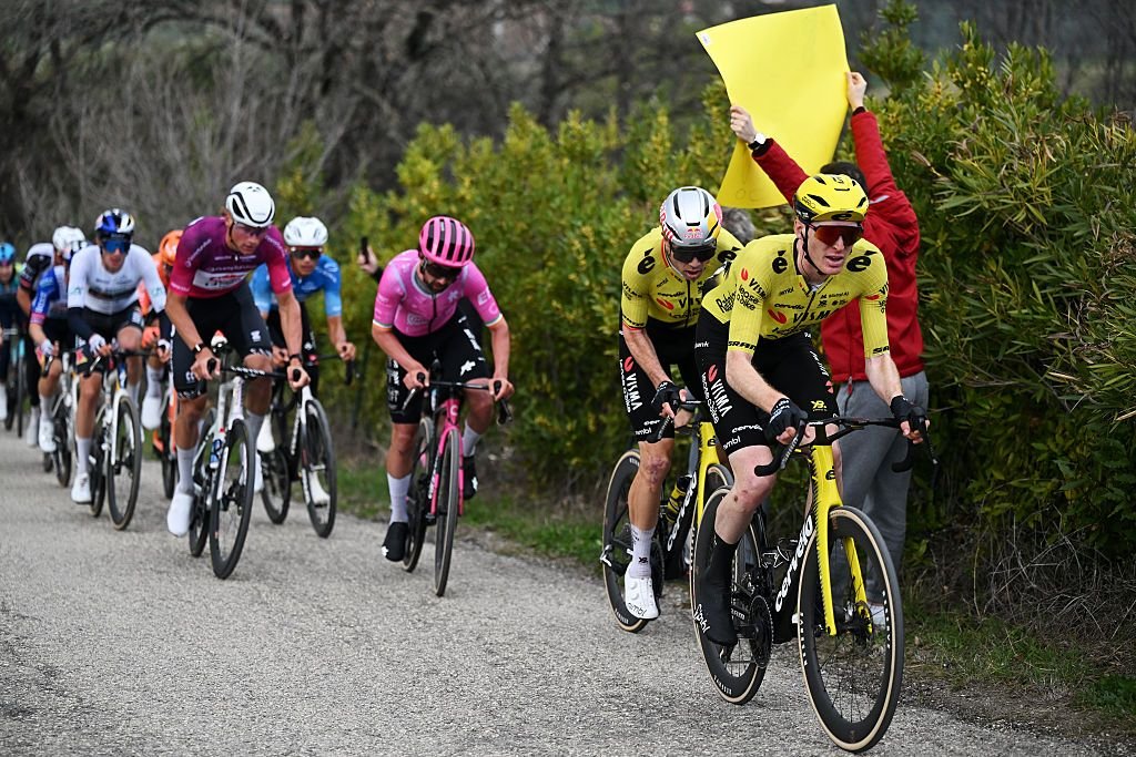 “No es lo más inteligente” – Wout van Aert lamenta otra oportunidad perdida en Tirreno-Adriático