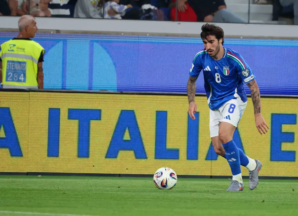El estado de salud de Sandro Tonali a través de medios italianos una semana después de su lesión durante el partido del Barcelona