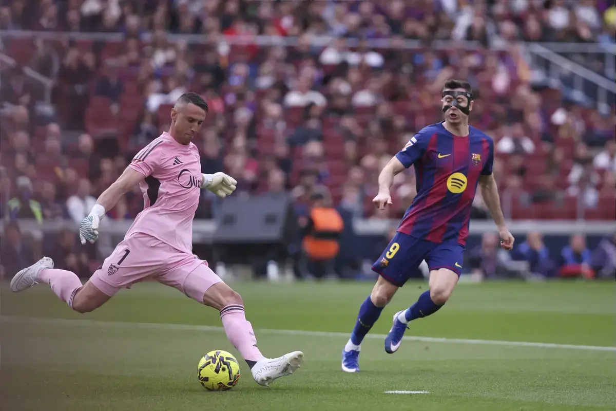 El portero del Newcastle United concede 5 goles al Barcelona mientras Yamal descansa y regresa Gavi