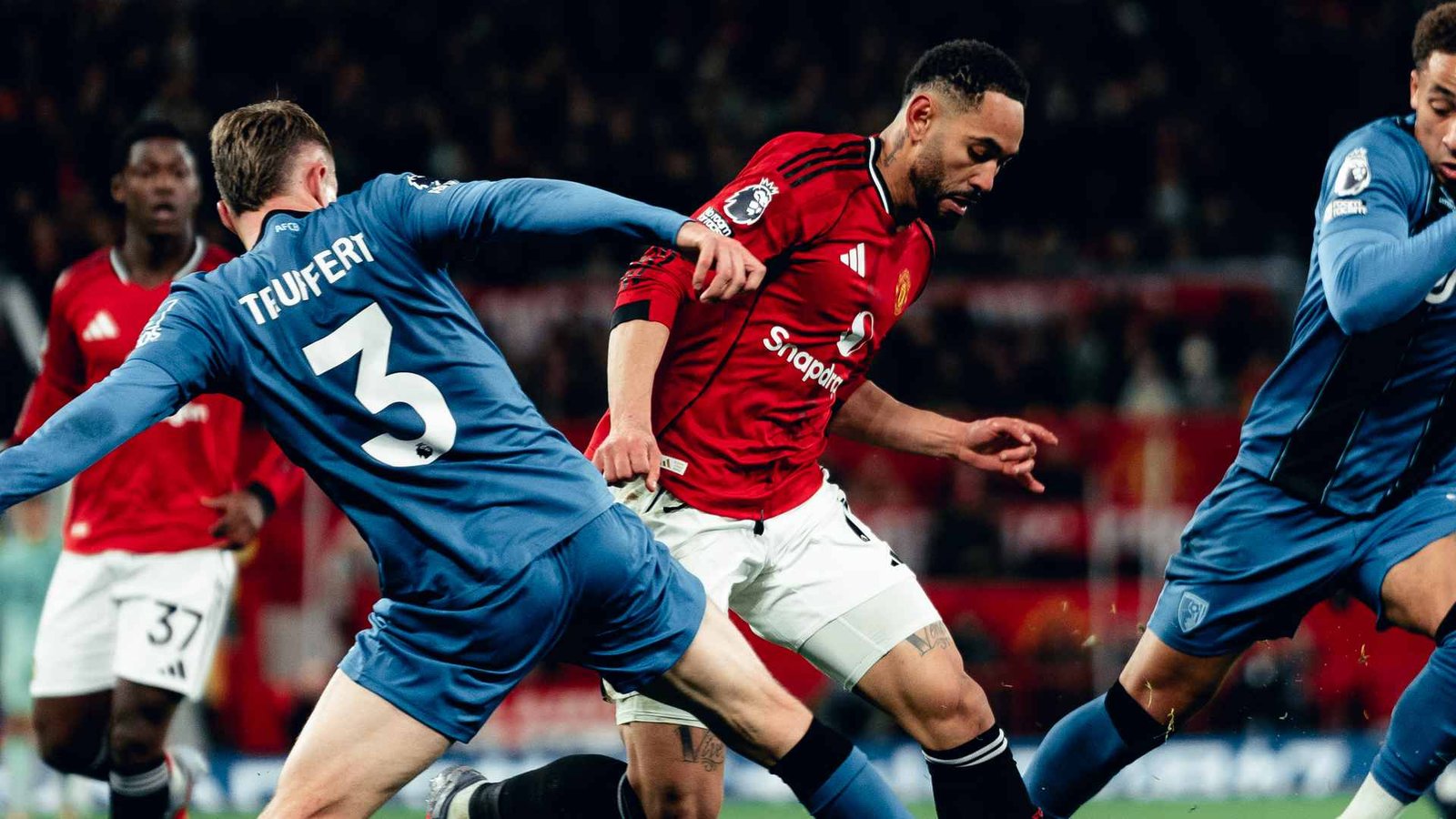 Man Utd parece estar de buen humor antes del parón de 24 días