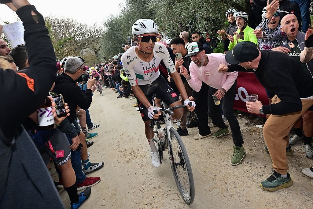 ‘Estoy bien’ – Isaac del Toro rechaza hablar de fatiga y enfermedad en Strade Bianche antes de la candidatura a la general Tirreno-Adriático