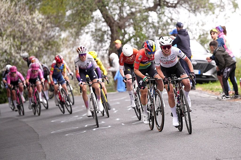 “Si no se corren riesgos, no es deporte de alto nivel” – Kasia Niewiadoma-Phinney actualiza sus lesiones tras la caída femenina Milán-San Remo