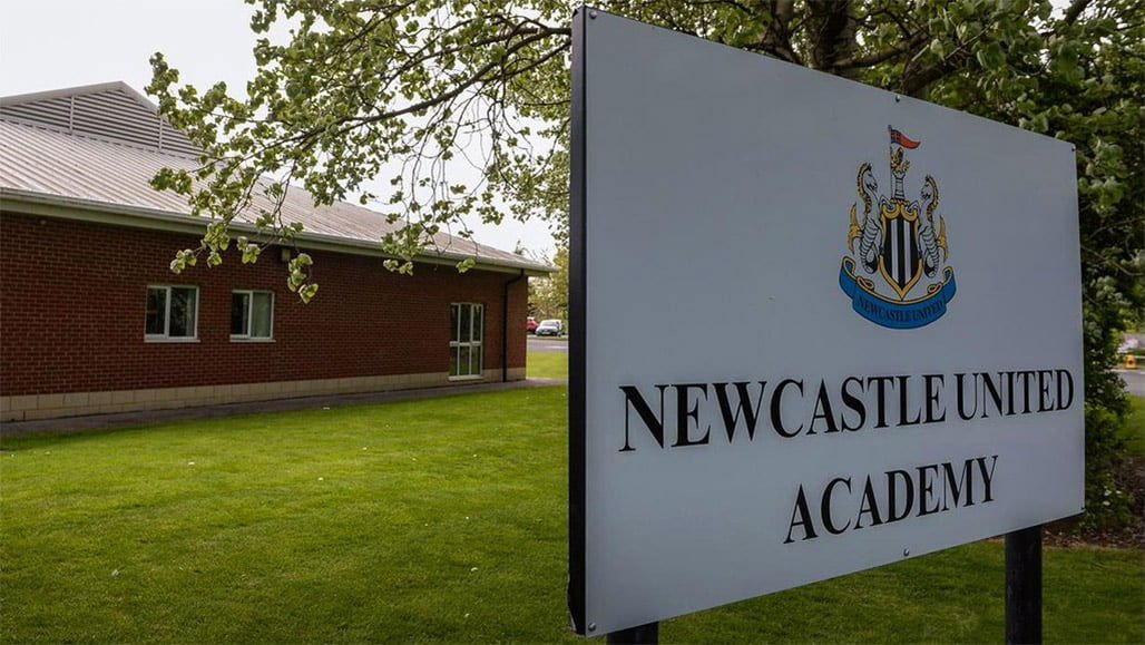 El anuncio oficial del Newcastle United hace público el nombramiento del nuevo entrenador sub-21