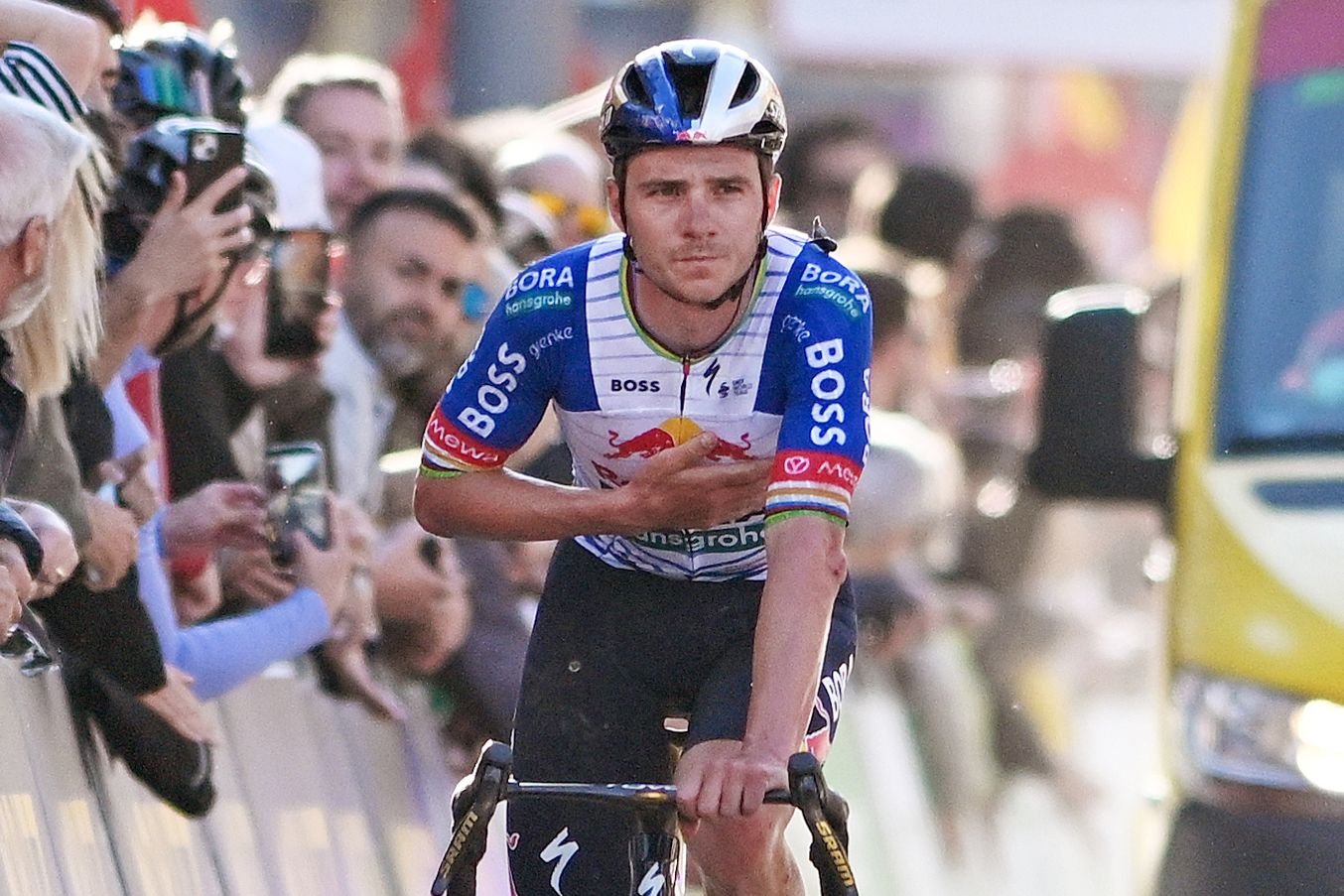 “Me detuvo ayer, pero no durante esta semana” – Remco Evenepoel sigue teniendo problemas en la Volta a Catalunya tras su caída en la etapa 3