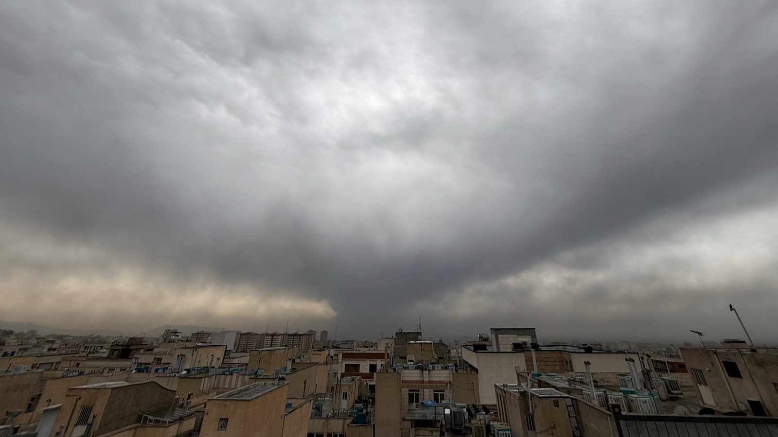 Irán: Actualizaciones en vivo: Trump dice que está “lejos” de tomar una decisión sobre las operaciones terrestres